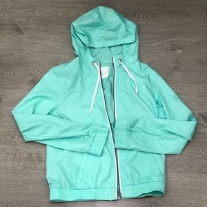 Rain jacket / wind breaker